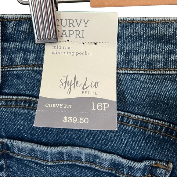 Style & Co Curvy Capri Size 16 Petite Honeybee Wash Distressed Jeans - Picture 2 of 9
